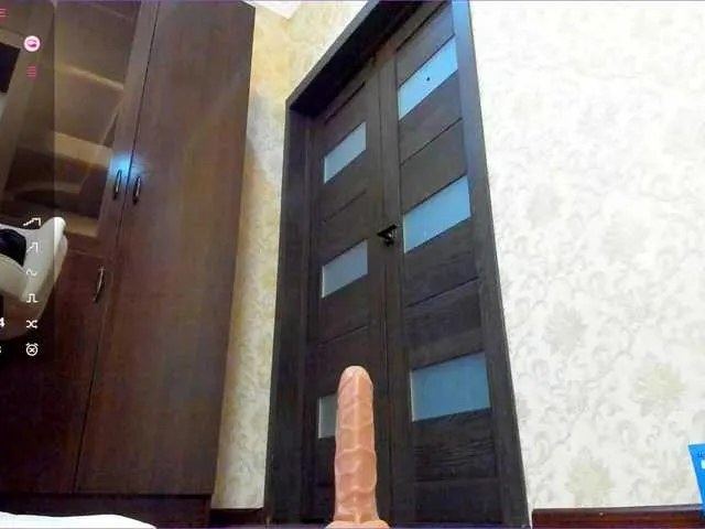 Live sex webcam photo for ZoeKlarxxx #290441533