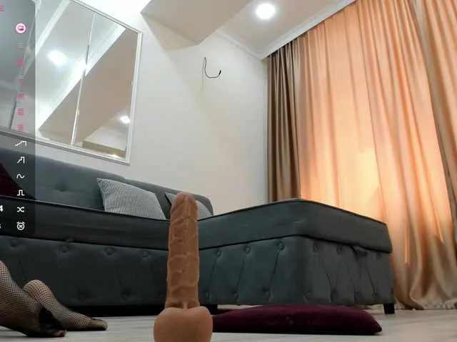 Live sex webcam photo for ZoeKlarxxx #290811756