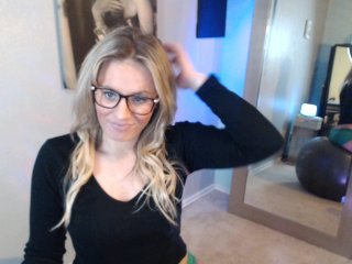 Live sex webcam photo for ZoeLovesYou #143937149