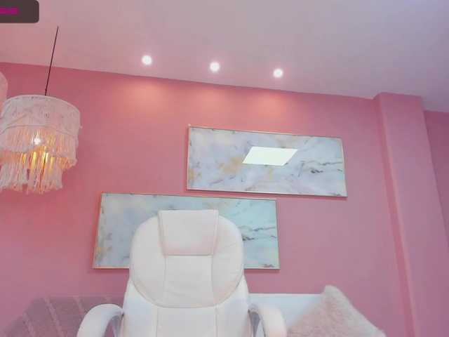 Live sex webcam photo for ZoePresley1 #272489457