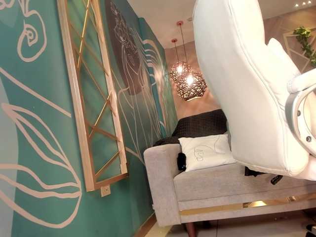 Live sex webcam photo for ZoePresley1 #273442547