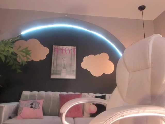 Live sex webcam photo for ZoePresley1 #273716260