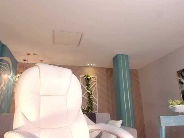 Live sex webcam photo for ZoePresley1 #274037856