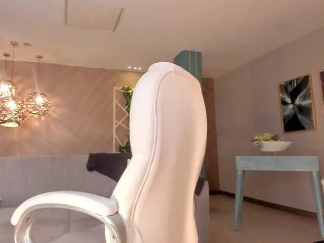 Live sex webcam photo for ZoePresley1 #274060496