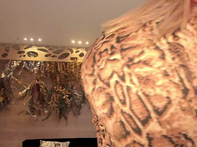 Live sex webcam photo for ZoePresley1 #274581311