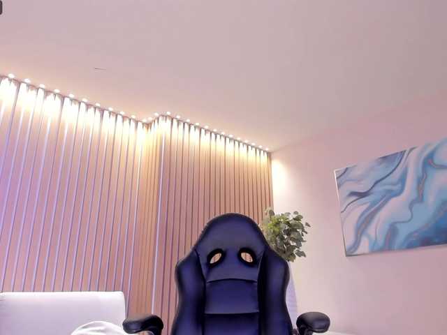 Live sex webcam photo for ZoePresley1 #275954436