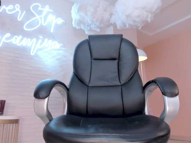 Live sex webcam photo for ZoePresley1 #276223298