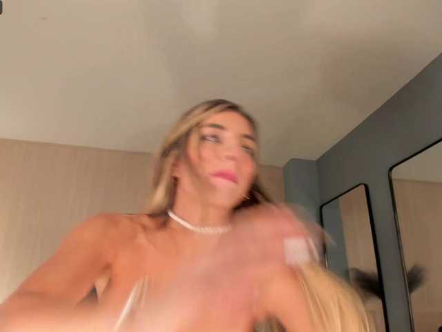 Live sex webcam photo for ZoePresley1 #276485958