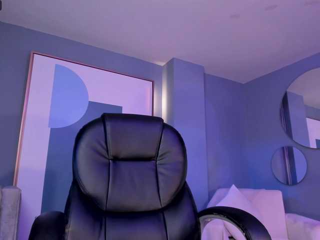 Live sex webcam photo for ZoePresley1 #276602935