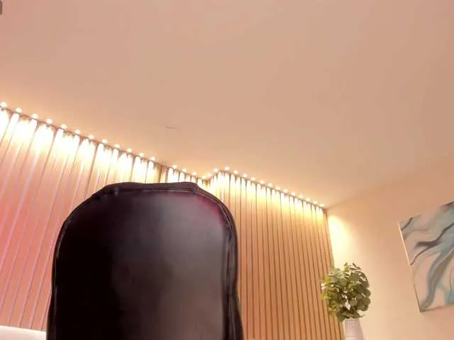 Live sex webcam photo for ZoePresley1 #276918191