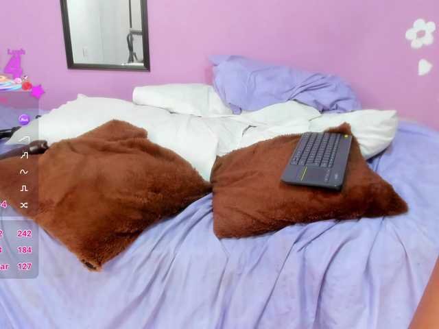 Live sex webcam photo for ZoeSmith #290895934