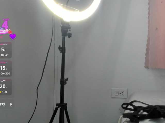 Live sex webcam photo for ZoeSmith #291023174