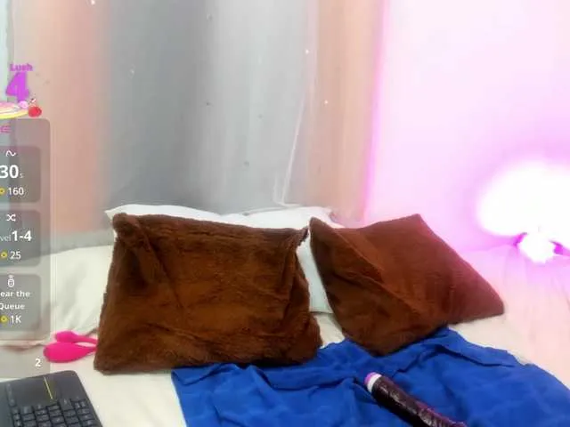 Live sex webcam photo for ZoeSmith #291340385