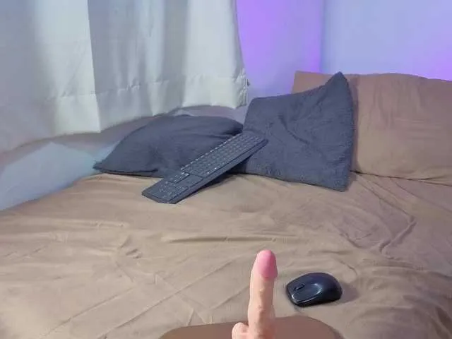 Live sex webcam photo for ZoeSmith #291753162