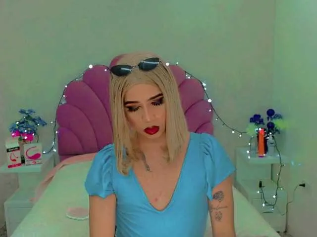 Live sex webcam photo for ZoeValentina #276980576