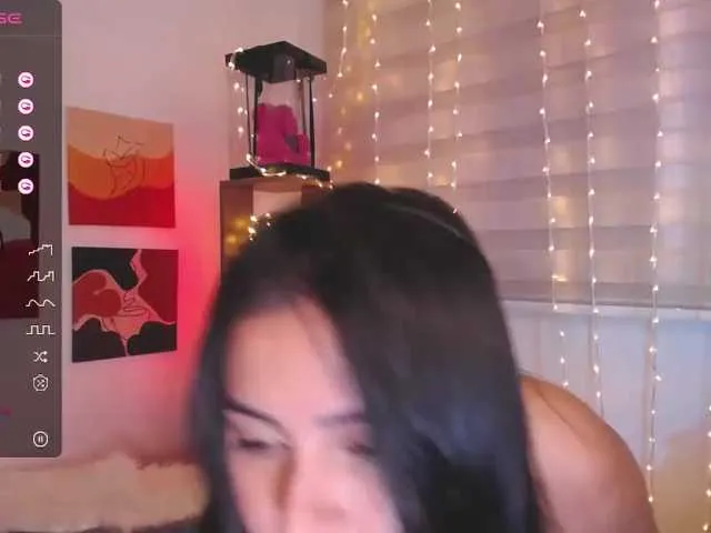 Live sex webcam photo for Zoebolton1 #276796664