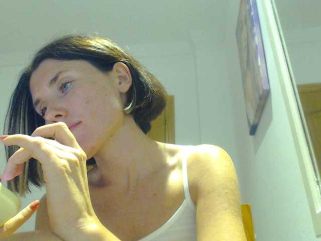 Live sex webcam photo for ZoiKissy #277761842