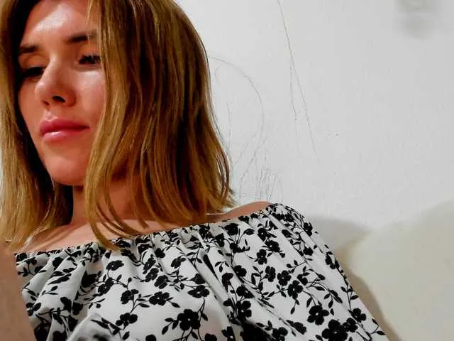 Live sex webcam photo for ZoiKissy #290796624