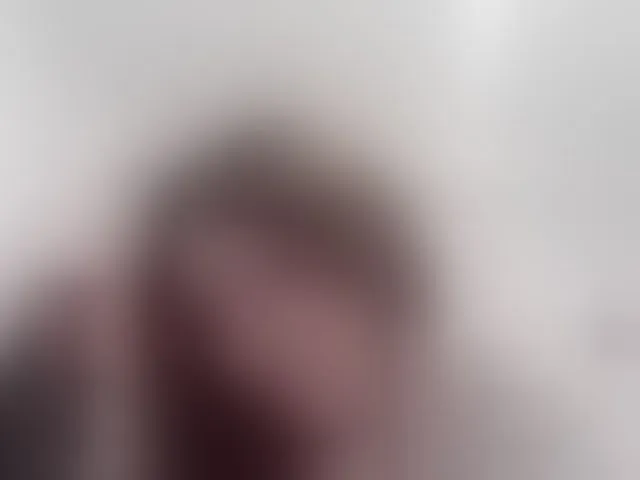 Live sex webcam photo for ZoiKissy #293610138