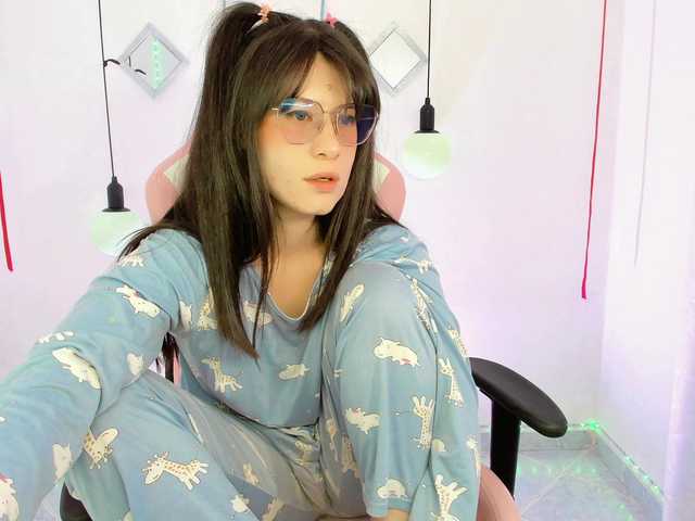 Live sex webcam photo for ZooeyBelair #277595083