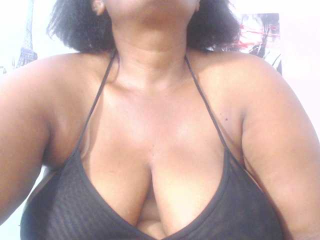 Live sex webcam photo for Zulay111 #271843821