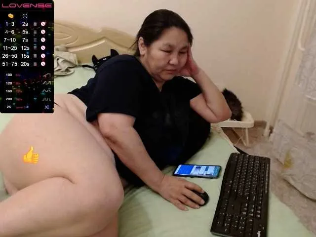 Live sex webcam photo for ZulfiyaBruce #272586775