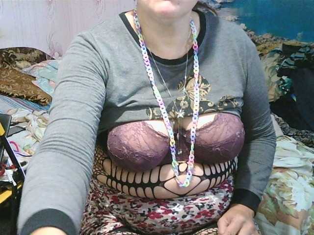 Live sex webcam photo for Zulia1 #274849895