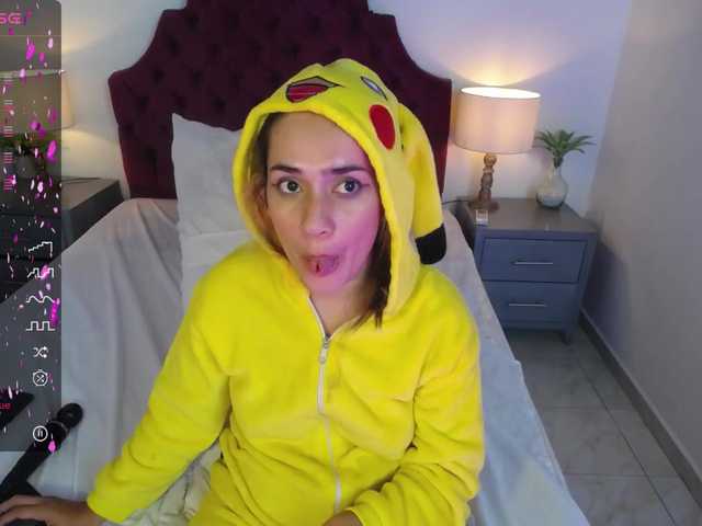 Live sex webcam photo for ZussyCoelho #276433499