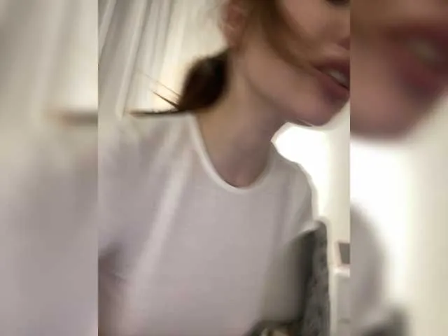 Live sex webcam photo for ____-_-____ #273095265