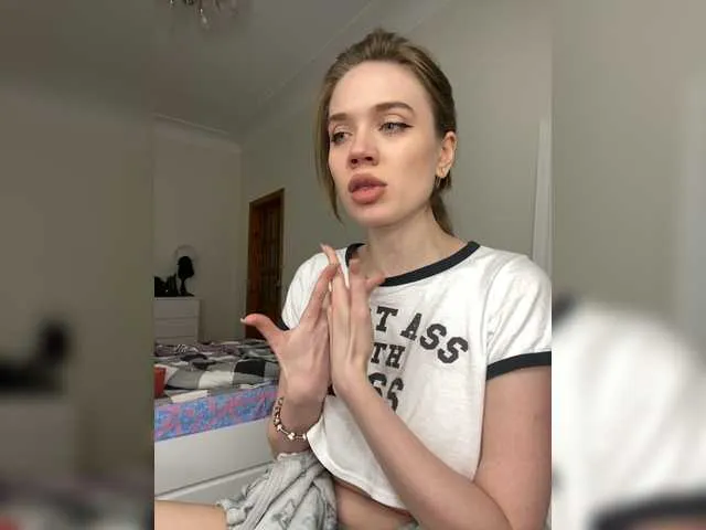 Live sex webcam photo for ____-_-____ #273132553