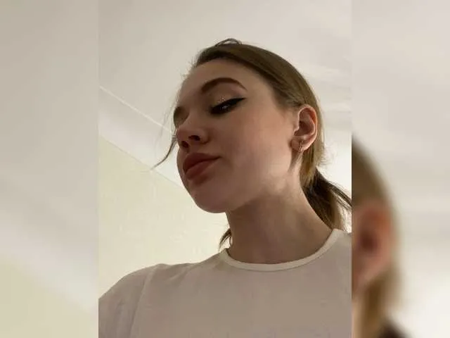 Live sex webcam photo for ____-_-____ #273829132