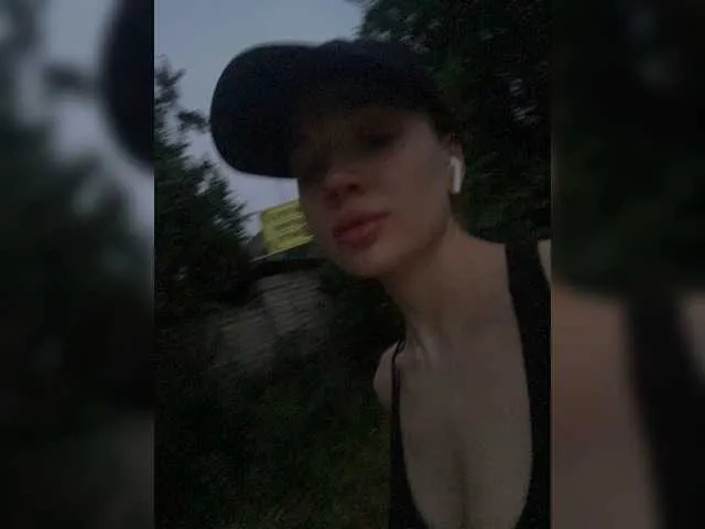 Live sex webcam photo for ____-_-____ #274013732