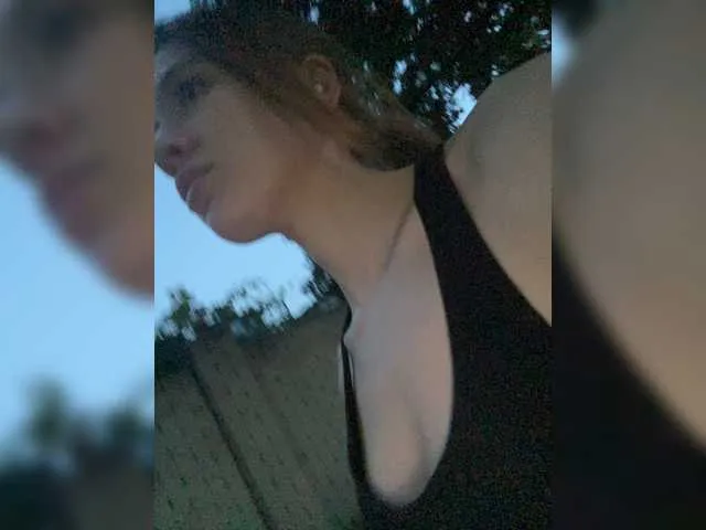 Live sex webcam photo for ____-_-____ #274035183