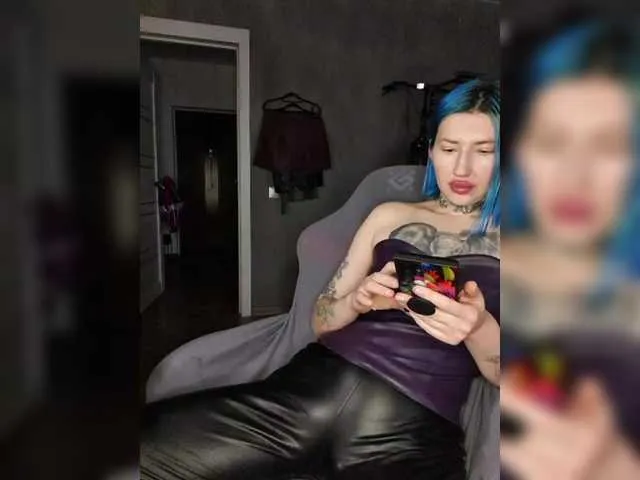 Live sex webcam photo for a-squirter #290415115
