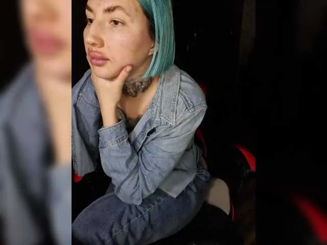 Live sex webcam photo for a-squirter #290686168