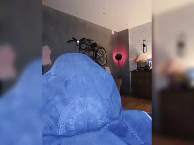 Live sex webcam photo for a-squirter #291557302