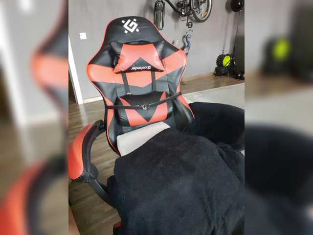 Live sex webcam photo for a-squirter #291818771