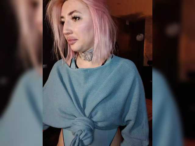 Live sex webcam photo for a-squirter #291882976