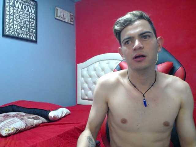 Live sex webcam photo for aaron-66 #276013804