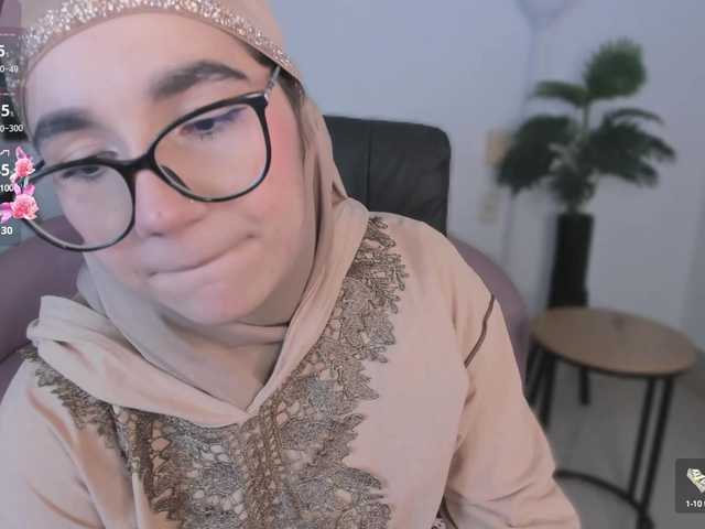 Live sex webcam photo for aayha-khalaf #291574835