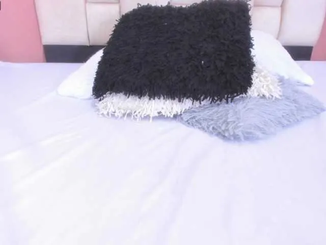 Live sex webcam photo for abby-garcia25 #273641290
