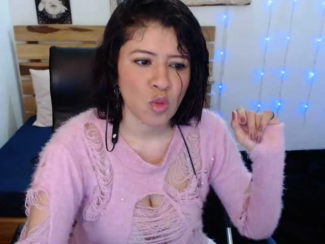 Live sex webcam photo for abby-luu #273327471