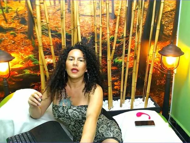 Live sex webcam photo for abbySmall8 #273864794