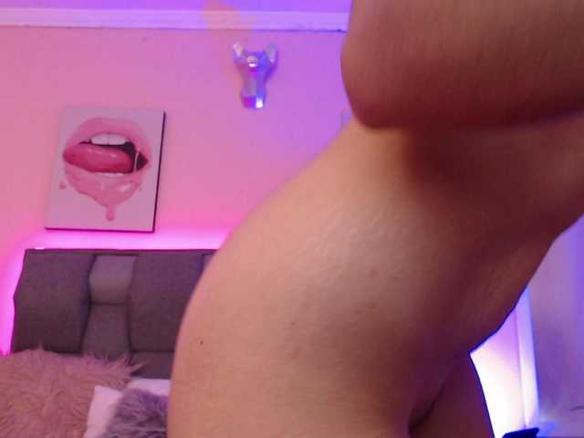 Live sex webcam photo for abbysantanaa #273702992