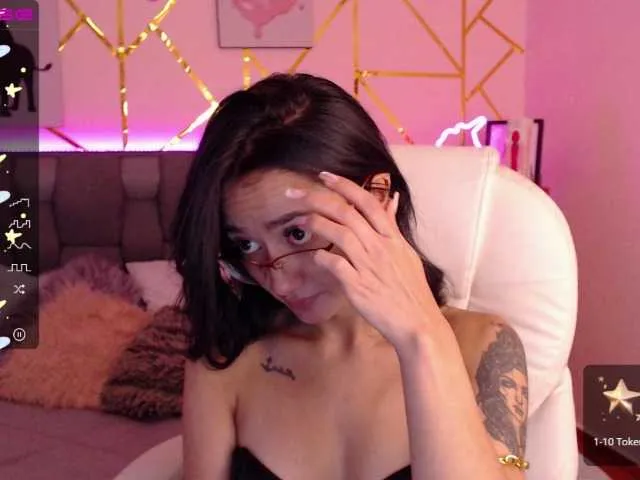 Live sex webcam photo for abbysantanaa #274404595