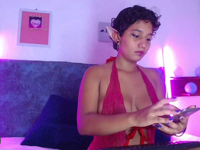 Live sex webcam photo for abluecat #272710264