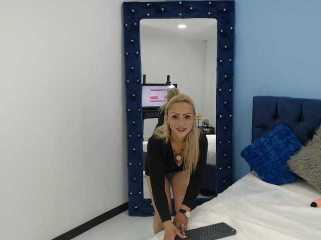 Live sex webcam photo for abril-ruby #272976936