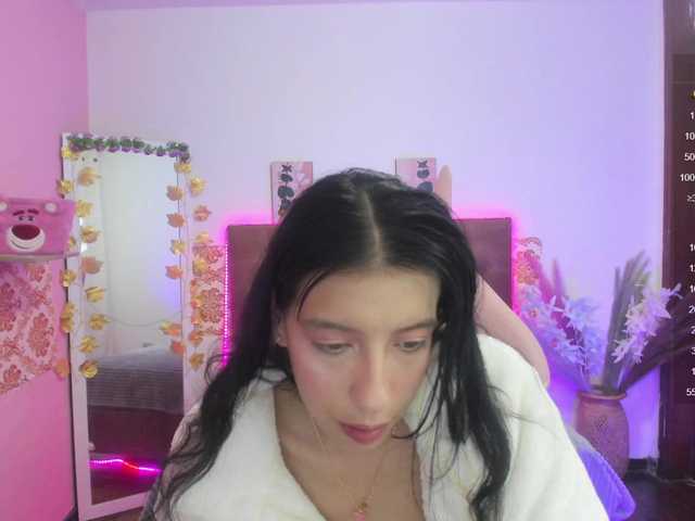 Live sex webcam photo for abril-tay1 #276262521