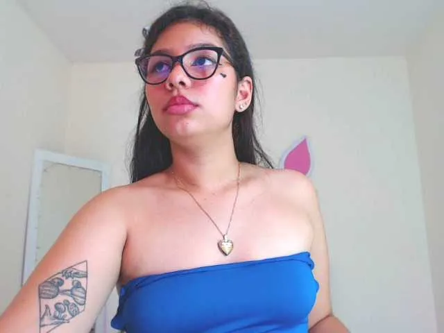 Live sex webcam photo for abril7 #272234458