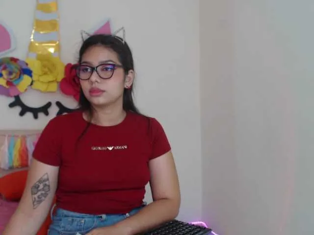 Live sex webcam photo for abril7 #272380335